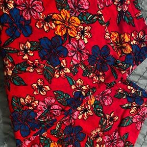 Lularoe TC Hibiscus leggings